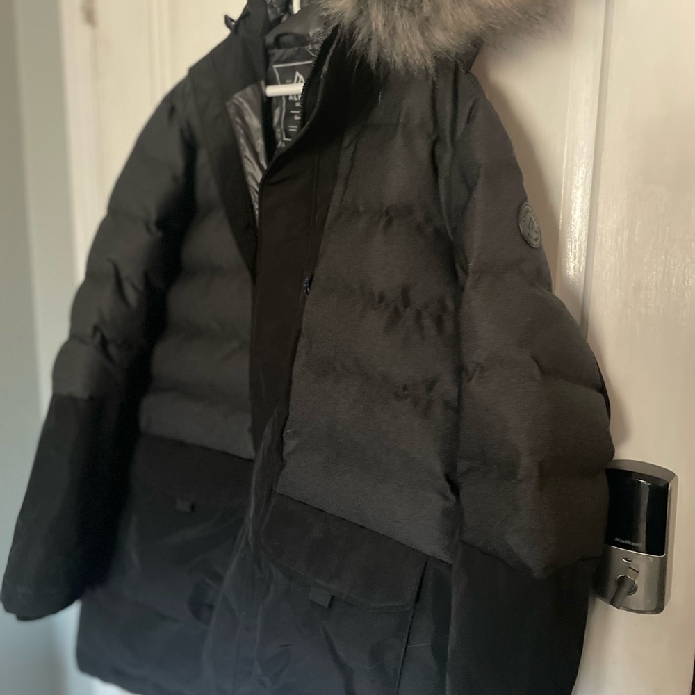 Alpine Design Men’s XL parka. Two tone, dark grey and black.